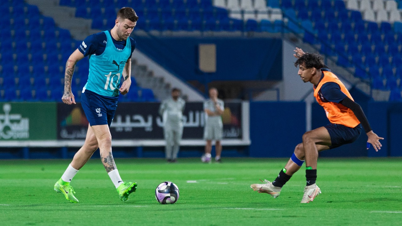 جيسوس يجري تدريبات الهلال بـ 8 لاعبين فقط