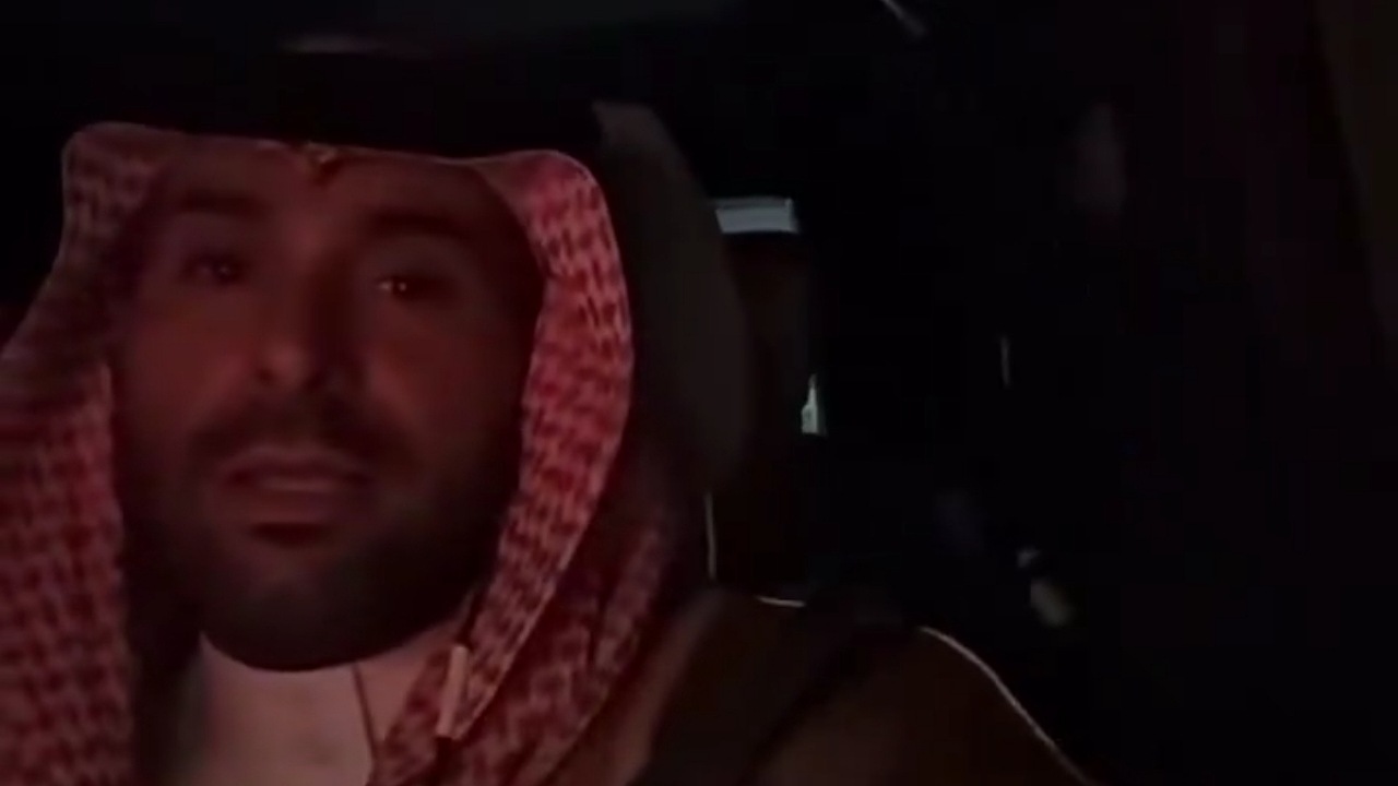 يزيد الراجحي لأخيه عبدالله: &#8220;كلن تزوج الا انت تبيني ادور لك&#8221; ..فيديو