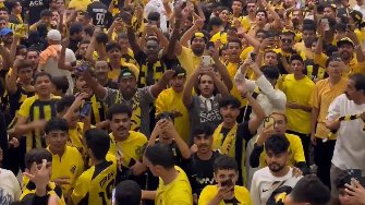 جماهير الاتحاد تردد : نصراوي يبكي من ضرب الاتي .. فيديو