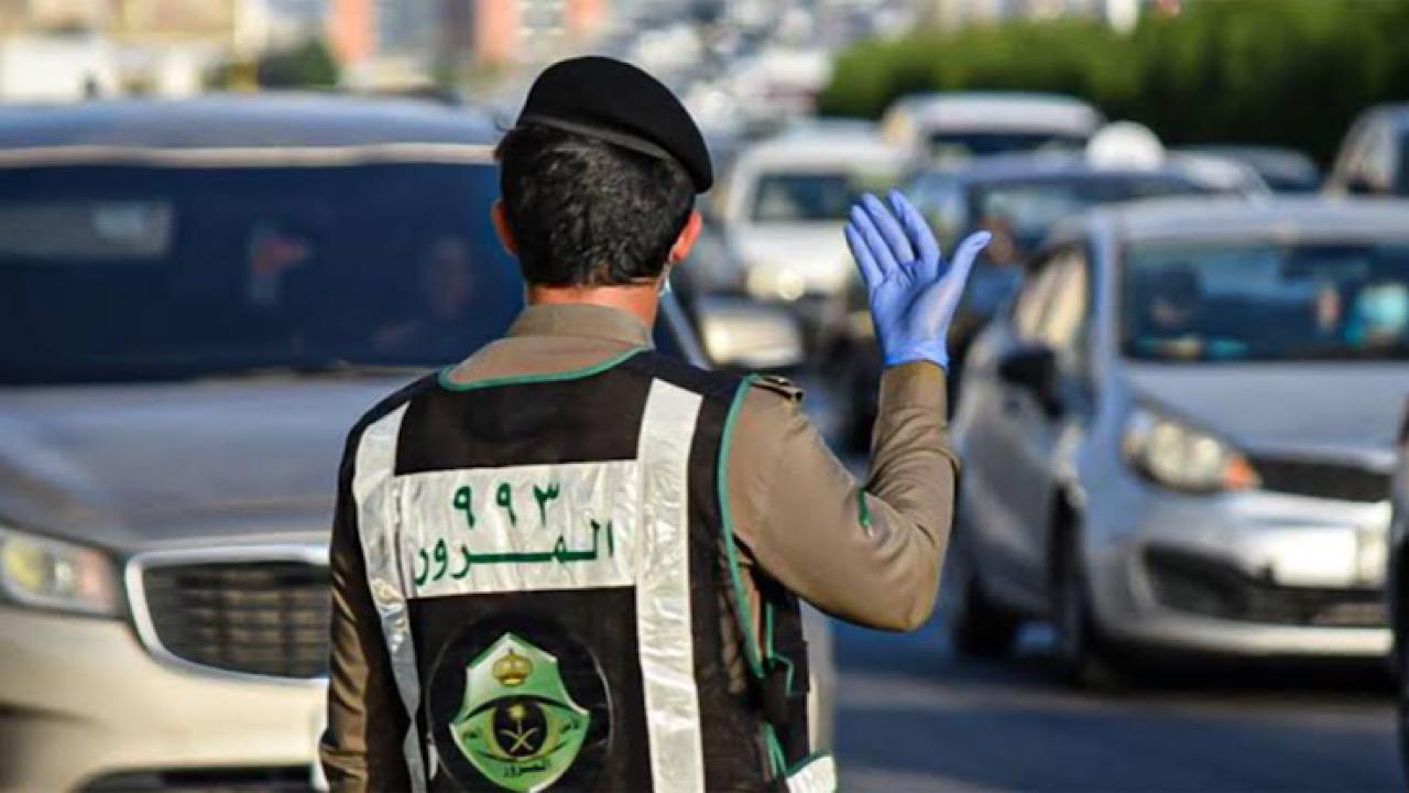 المرور: استخدام الهاتف الجوال أثناء القيادة يتصدّر مسببات الحوادث بالشرقية