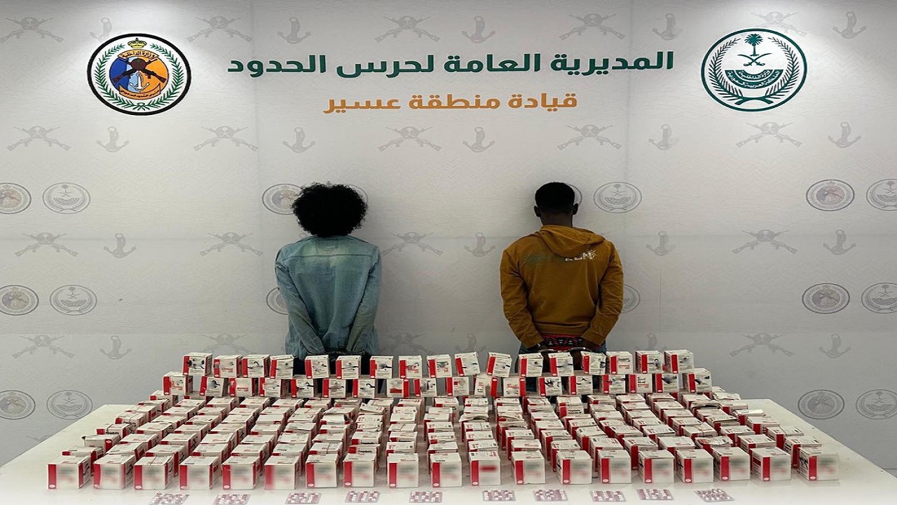 القبض على مخالفين لتهريبهما 37000 قرص خاضع للتداول الطبي.. فيديو