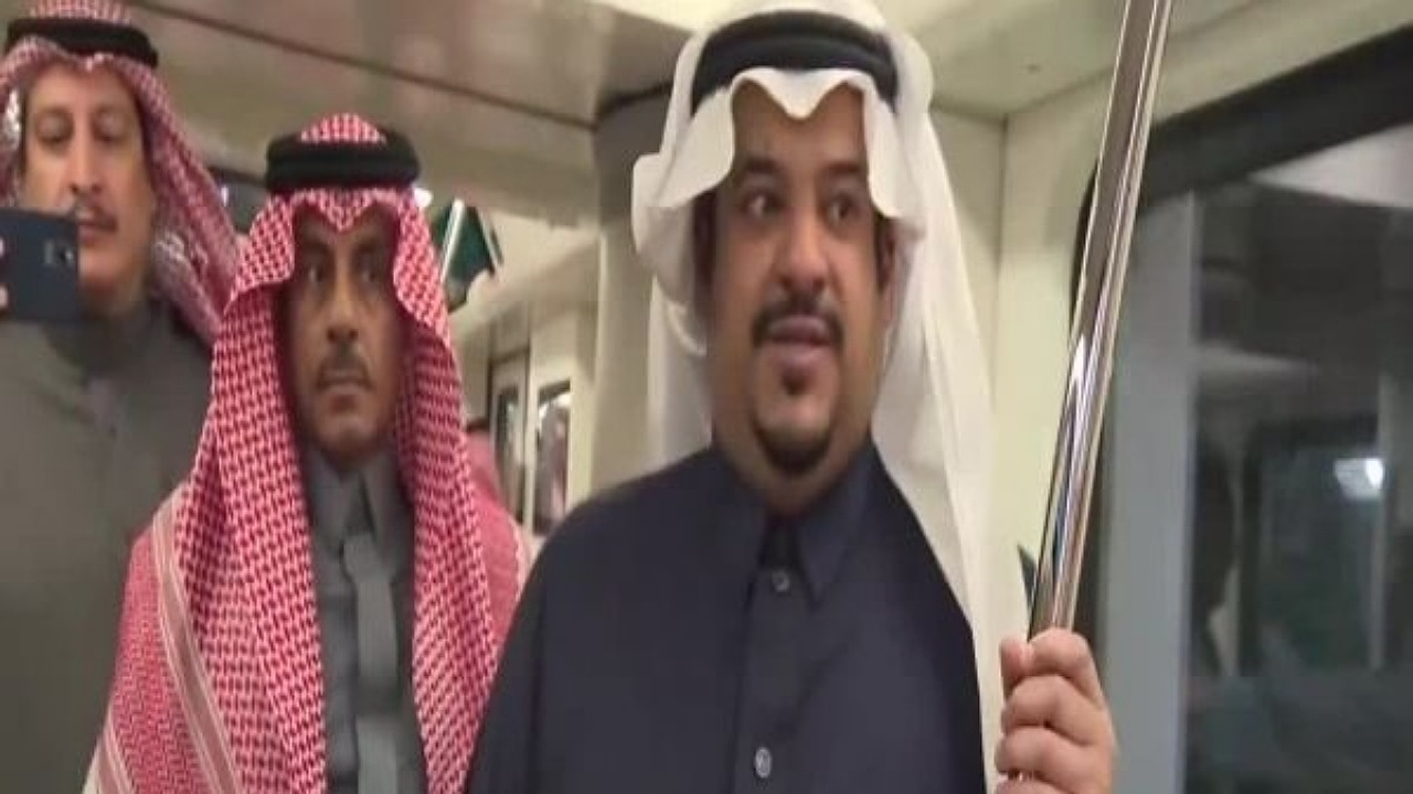 نائب أمير الرياض يشارك الموظفين والركاب أولي جولات قطار الرياض ..فيديو