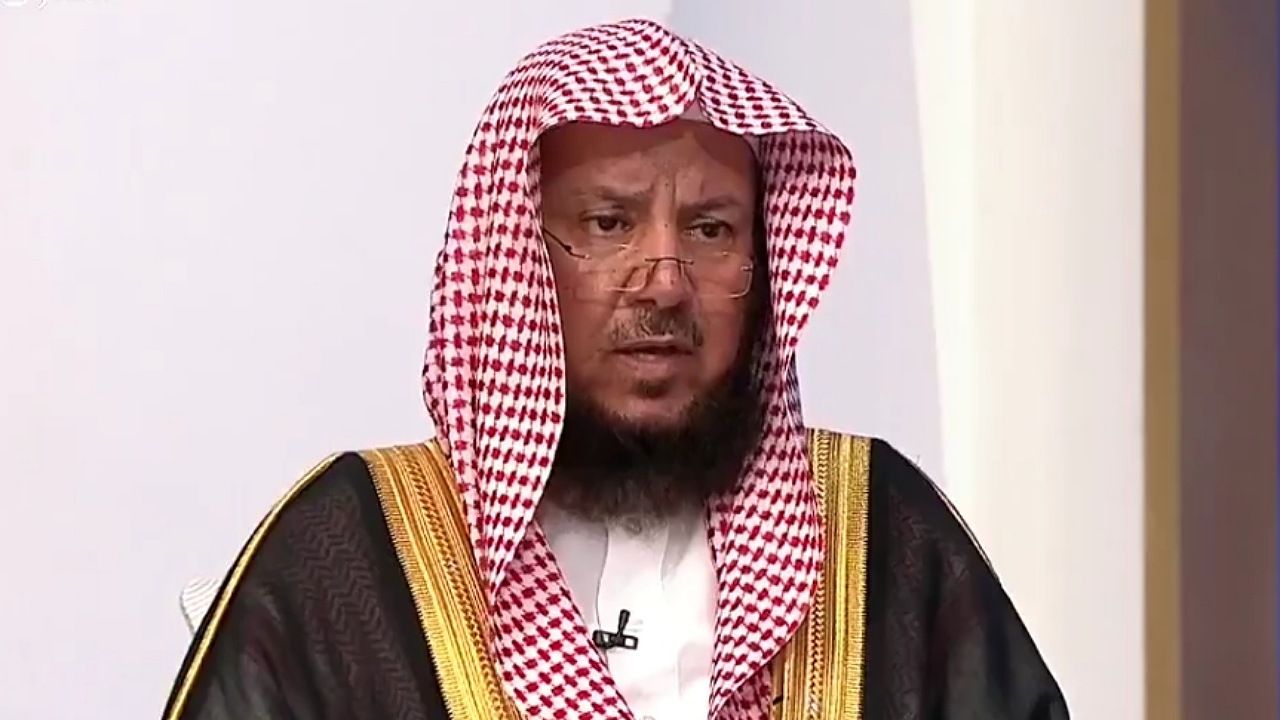 حكم الشرع في ذبح دجاج بهدف الحمل.. فيديو