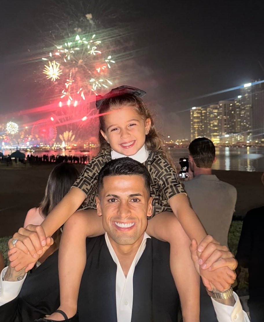 كانسيلو يحتفل برأس السنة مع ابنته.. صورة