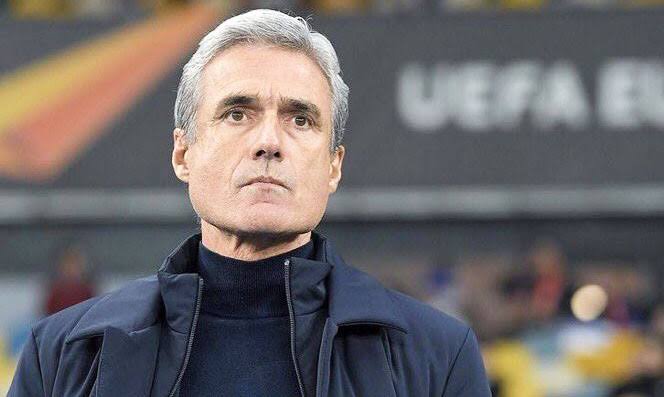 صورة كاسترو في الرياض تفتح باب الجدل بشأن منصب المدرب