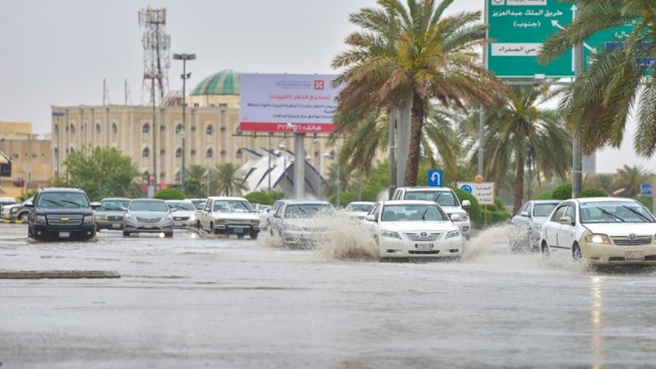 أمطار رعدية تغطي مناطق المملكة خلال الأيام الثلاثة القادمة