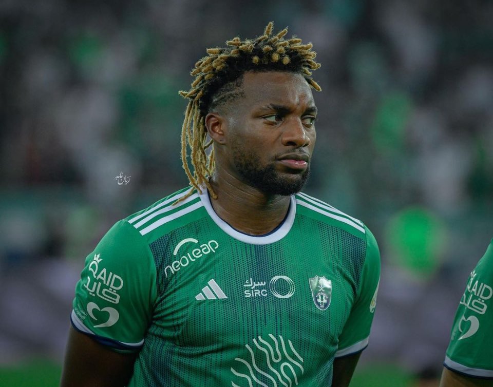 ماكسيمان يثير الأزمة في فنربخشة ويقترب من العودة إلى الأهلي