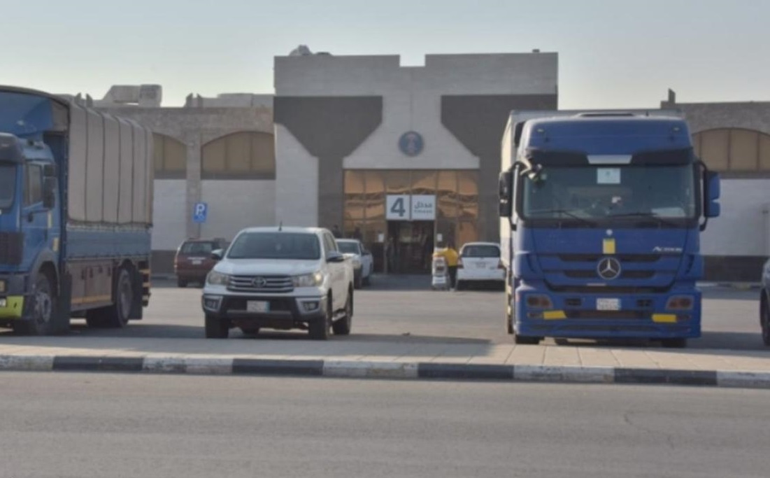  النقل تمنع الشاحنات الأجنبية من دخول أسواق النفع العام دون تصريح