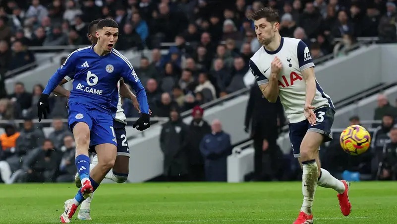 ليستر سيتي يهزم توتنهام بثنائية