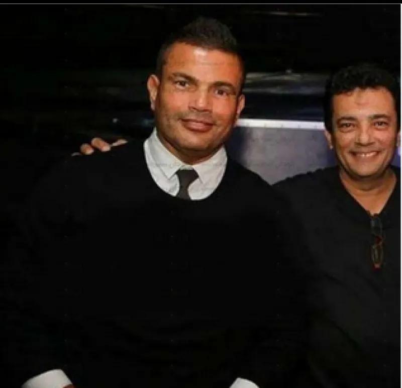 مجهولون يضرمون النيران في سيارة شقيق عمرو دياب