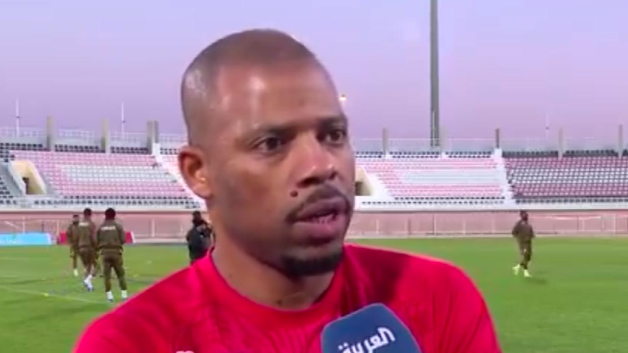 حارس منتخب عمان: أشجع الهلال واستمتع بجماهير الاتحاد .. فيديو