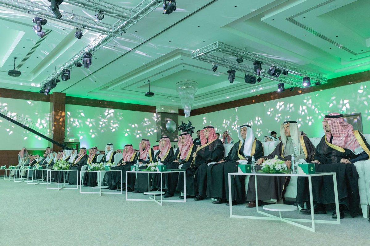 محافظ الأحساء يدشن وجهة الورود.. صور