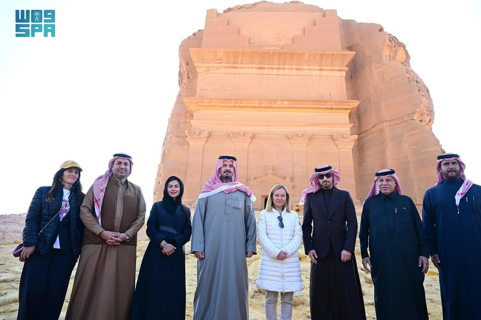 رئيسة وزراء إيطاليا تزور منطقة الحجر والمعالم التاريخية والأثرية في العلا.. صور