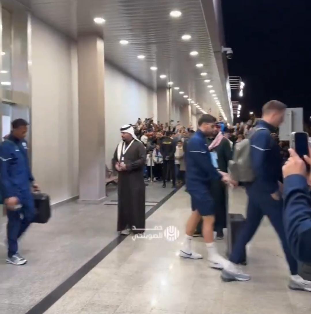 حفاوة جماهير الجوف لحظة استقبال بعثة الهلال .. فيديو