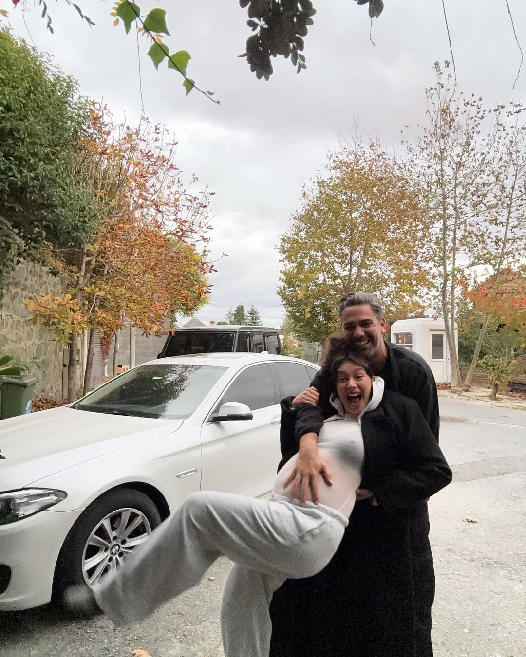 نجمات أتراك يترقبن قدوم مواليدهن هذا العام .. صور