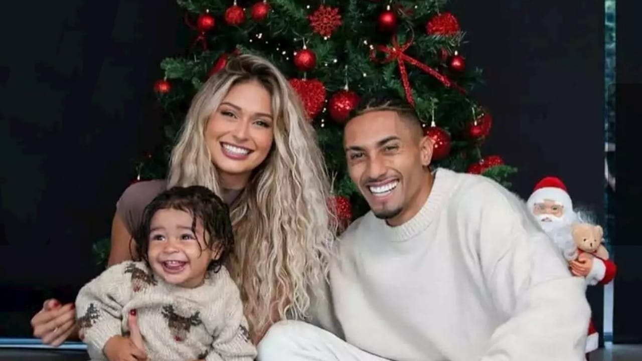 زوجة رافينيا تواجه هجوما عنصريا بعد ريمونتادا برشلونة أمام بنفيكا