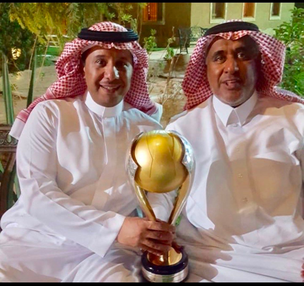 الرزيحان ينعي إسماعيل الرميح بكلمات مؤثرة