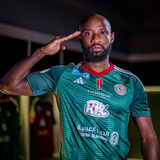 إيكامبي يوجه رسالة غامضة وسط غيابه عن الاتفاق