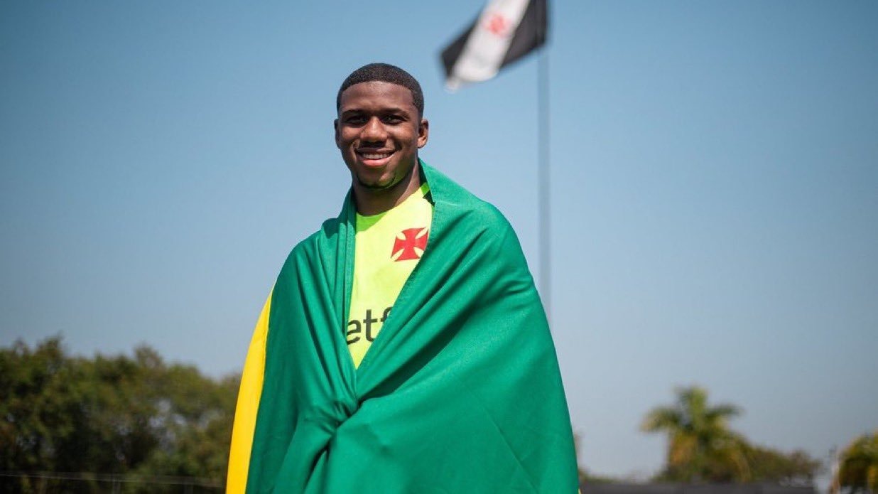 تفاصيل عرض الشباب لضم لياندرينيو