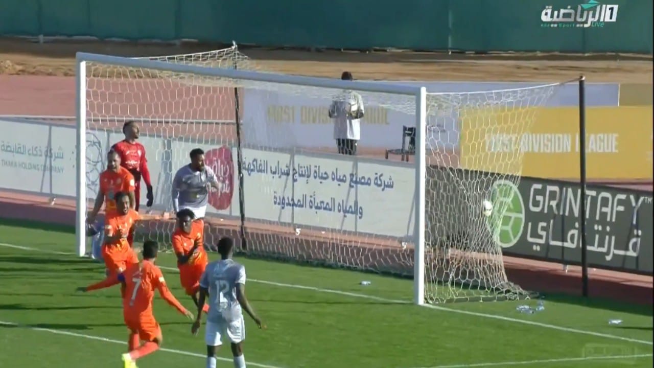 الخيبري يتلاعب بدفاع الطائي ويسجل هدف عالمي على طريقة سالم الدوسري .. فيديو