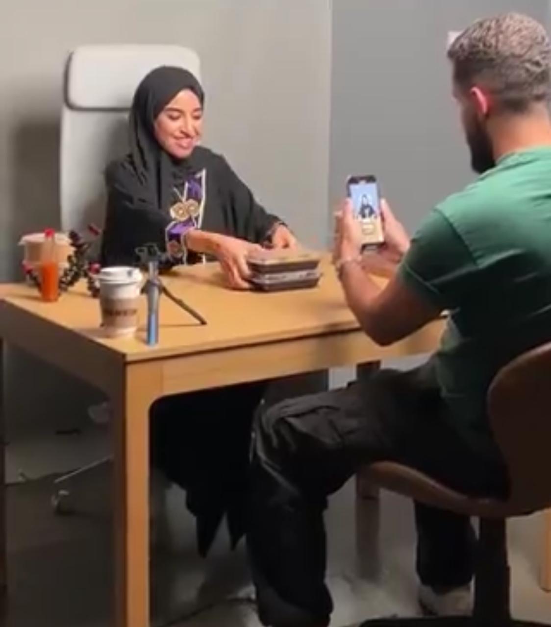 مصور رنا مطر يعلق على الانتقادات الموجهة إليها: تأكل أكثر من هذا وأنصدم.. فيديو