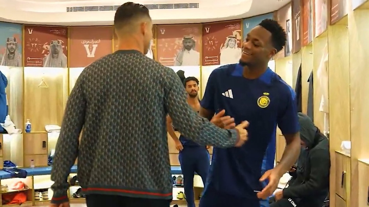 ردة فعل رونالدو بعد لقاء دوران في مقر النصر .. فيديو