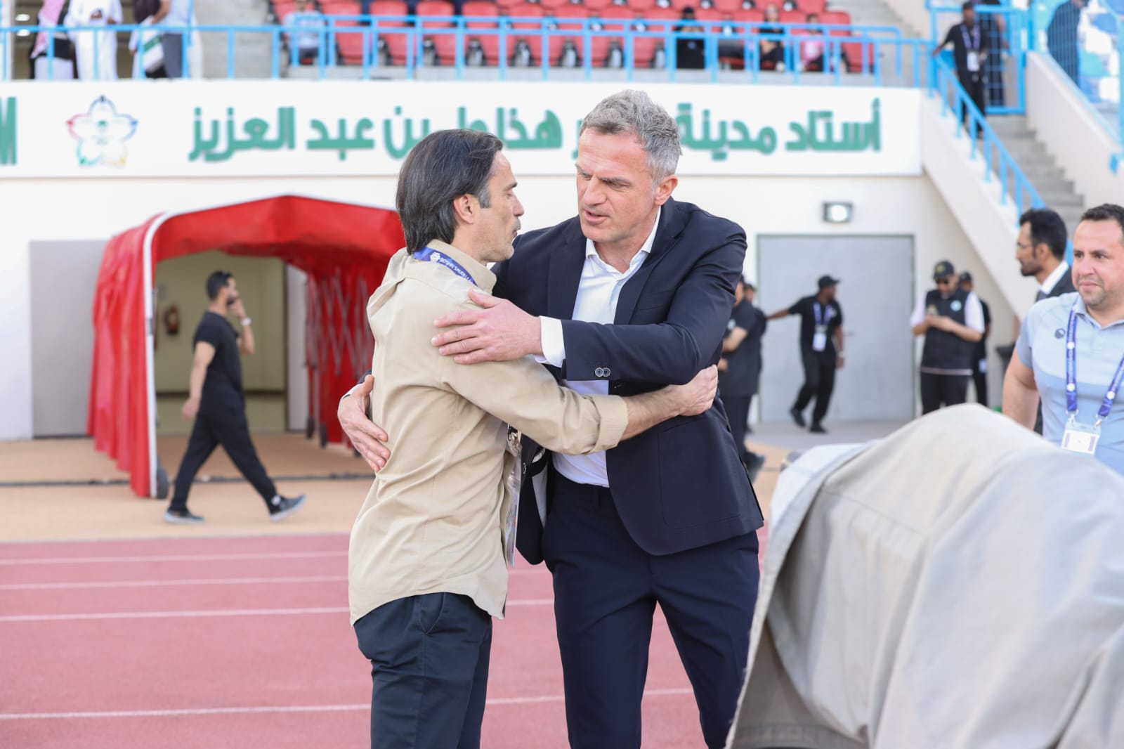 الأخدود يستعد لإقالة مدربه الكرواتي وتعيين مدرب عربي بديلا