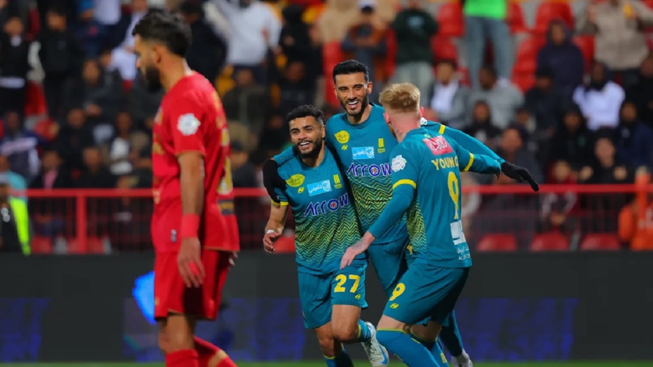 العروبة يهزم ضمك بثنائية