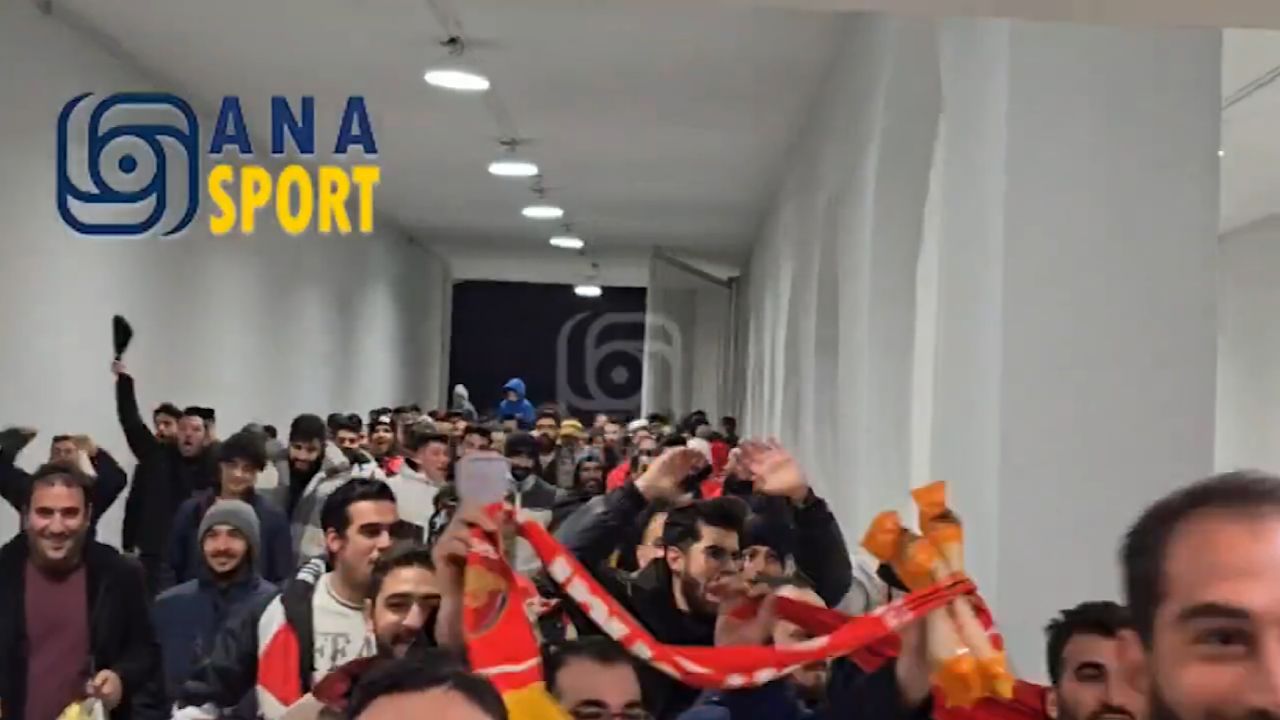 جماهير بيرسبوليس تحطم بوابات الملعب قبل لقاء النصر .. فيديو