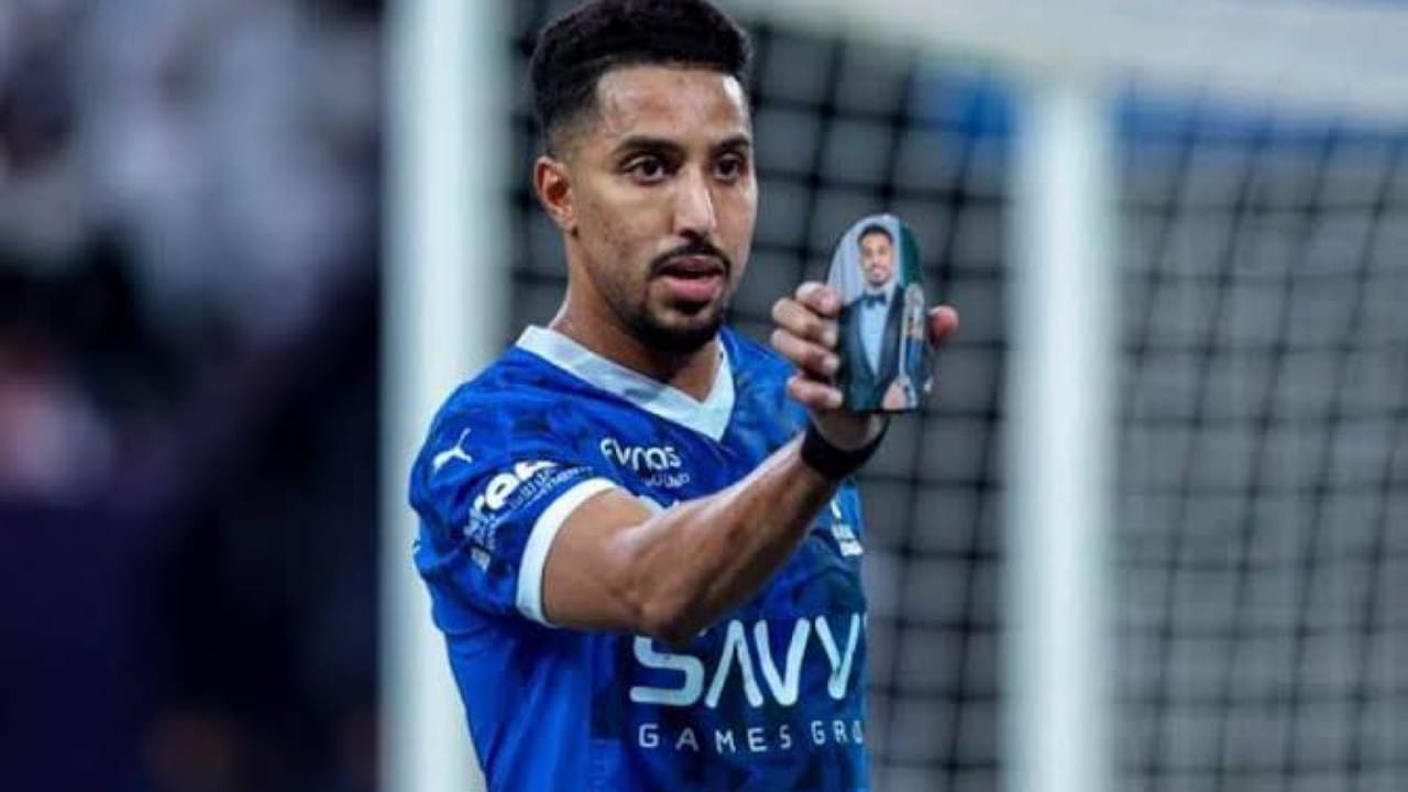 سالم الدوسري يواصل كتابة التاريخ مع الهلال