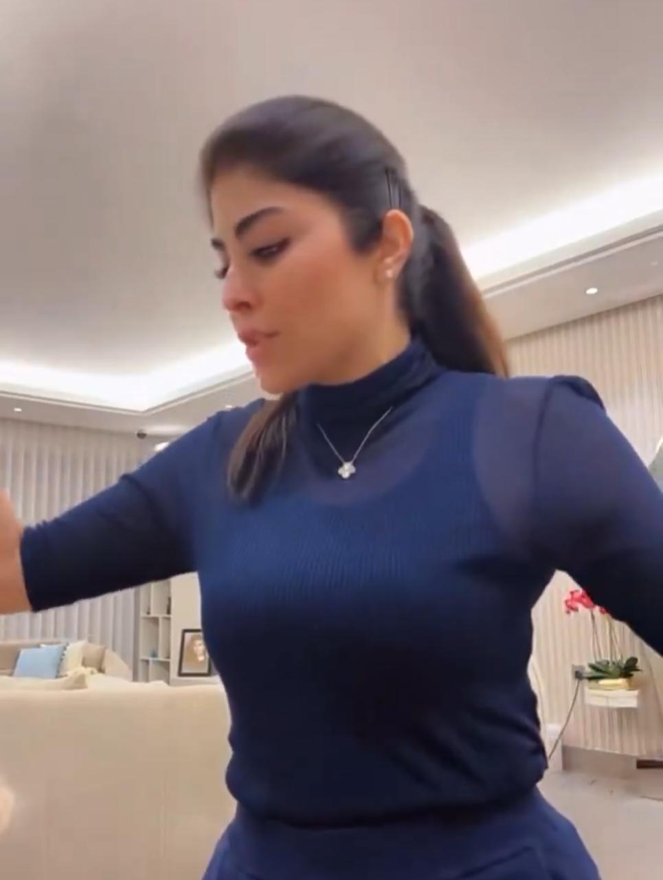 زارا البلوشي : سويت دولابي بـ 49 ألف ريال وتفاجأت بشخص سواه بـ 5 .. فيديو