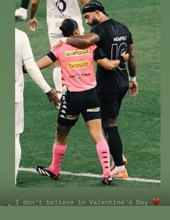 تصرف ديباي مع حكمة المباراة يثير استياء الجماهير في البرازيل