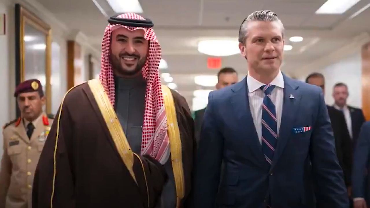 وزير الدفاع يلتقي بنظيره الأمريكي في البنتاغون.. فيديو