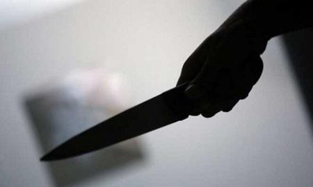 طعن معلمة أثناء محاولتها إنقاذ طفل