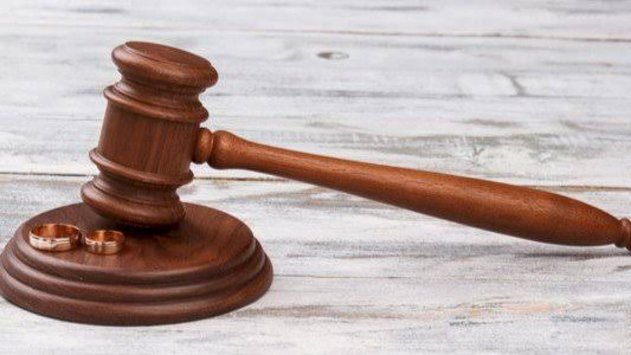 النفقة بعد الطلاق: متى يمكن تخفيضها وما هي حقوق الزوجة قانونيا؟ .. فيديو