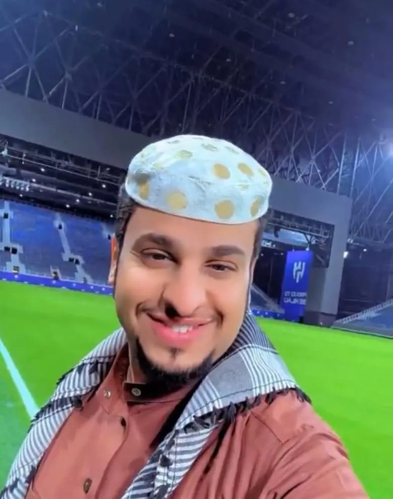 فيصل العيسى يصور مشاهد من شباب البومب في المملكة أرينا.. فيديو