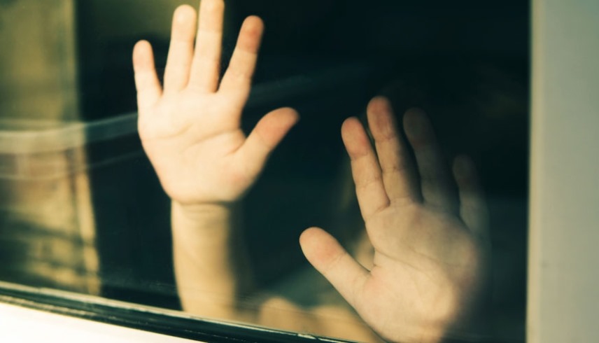 تركية تقتل طفليها بطريقة وحشية وتصيب الثالث بجروح خطيرة