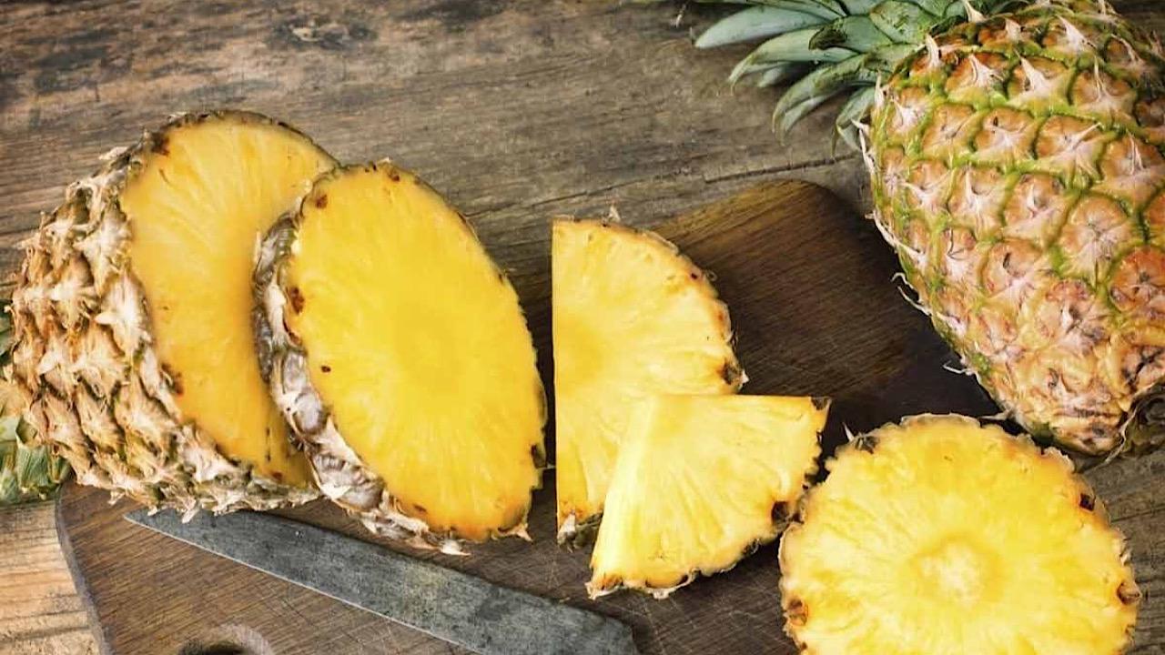  فوائد صحية مذهلة لتناول الأناناس على معدة فارغة