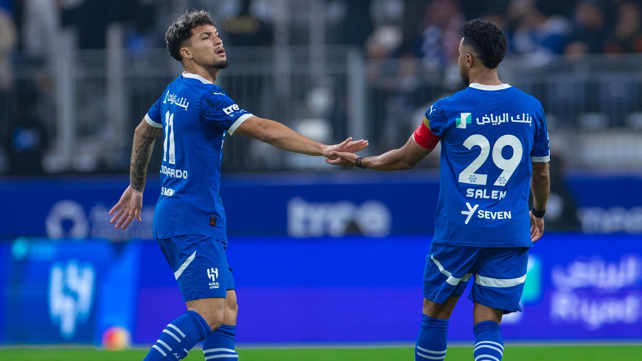 الهلال يسقط في فخ التعادل أمام الرياض .. فيديو