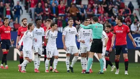 حكام الدوري الإسباني يلوحون بالإضراب بسبب انتقادات ريال مدريد