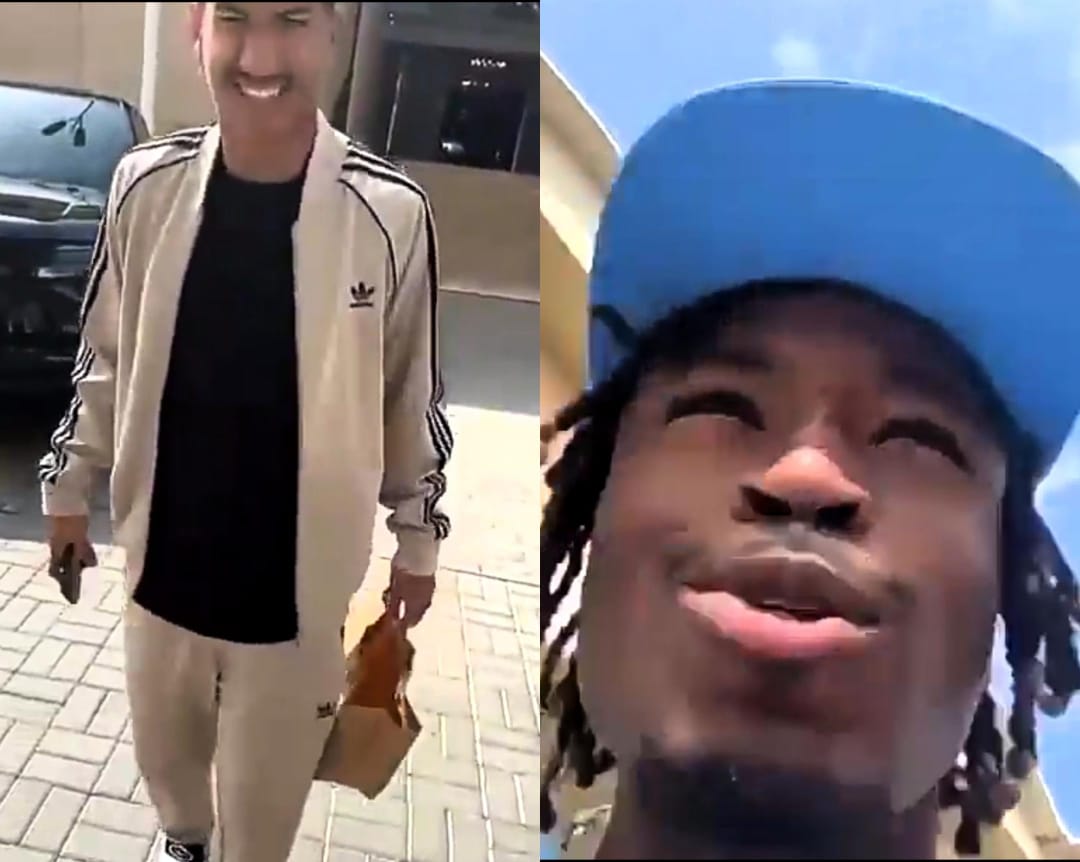 موقف طريف بين ثنائي النصر .. فيديو