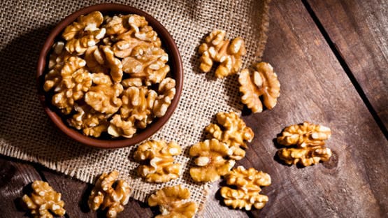 دراسة جديدة: الجوز في الفطور يعزز وظائف الدماغ ويحسن التركيز