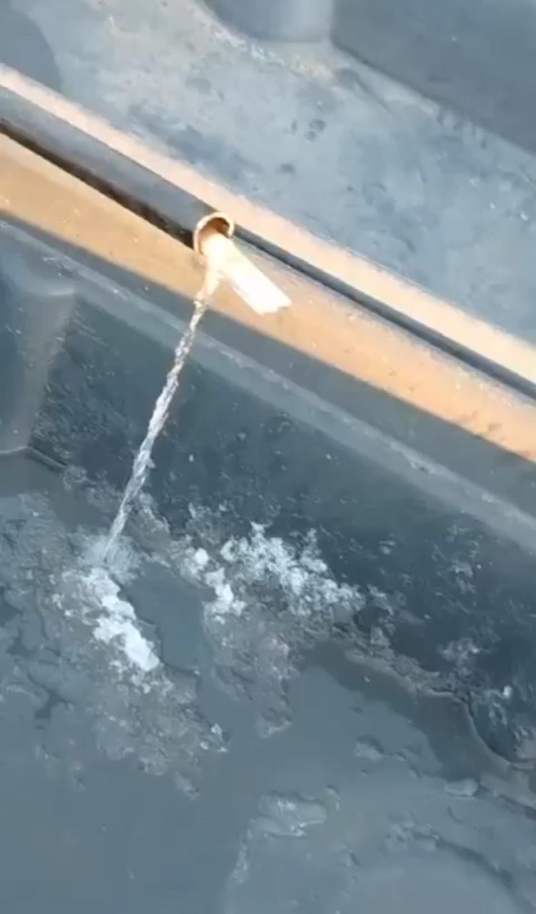 تجمد المياه في القصيم.. فيديو