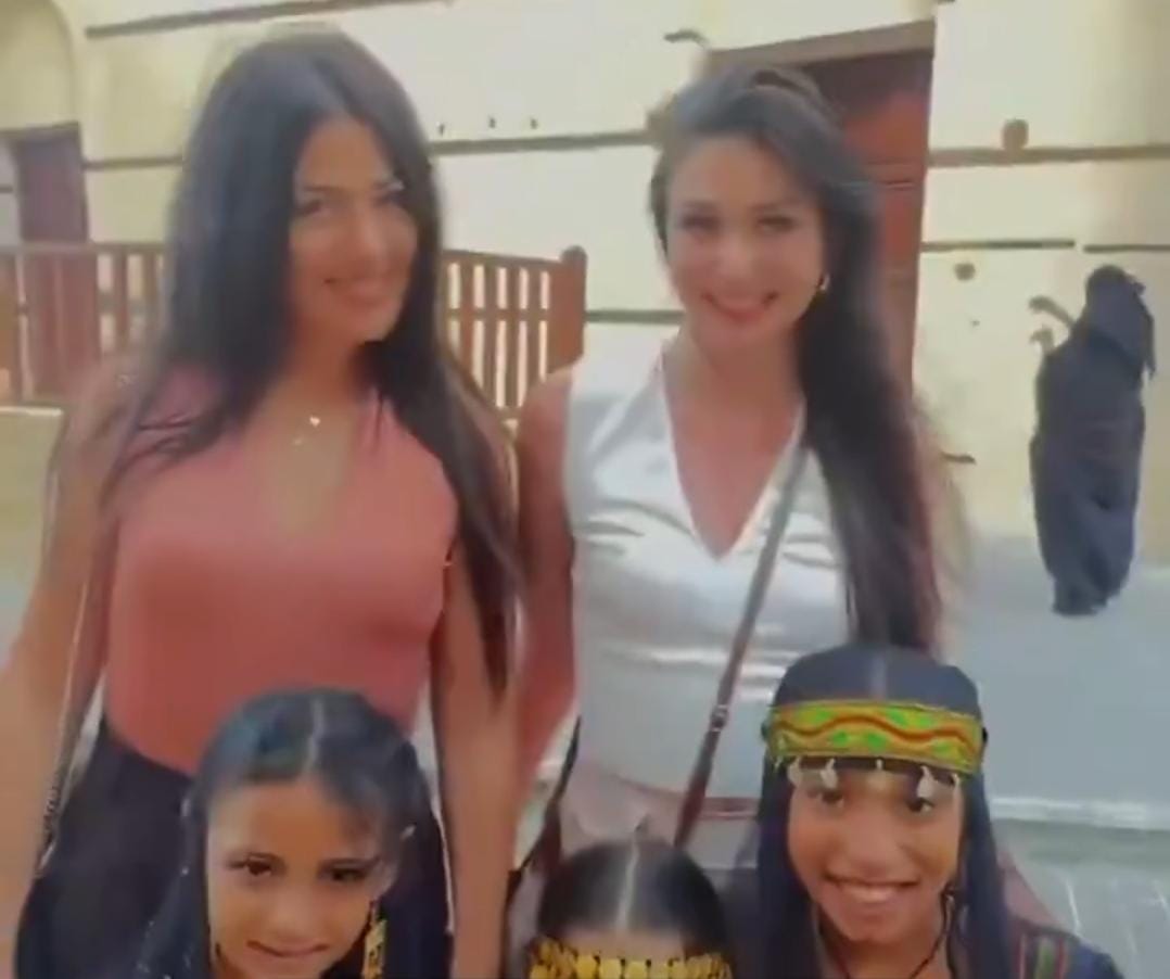 سائحتان إيطاليتان تكشفان سحر جدة في تجربة استثنائية .. فيديو