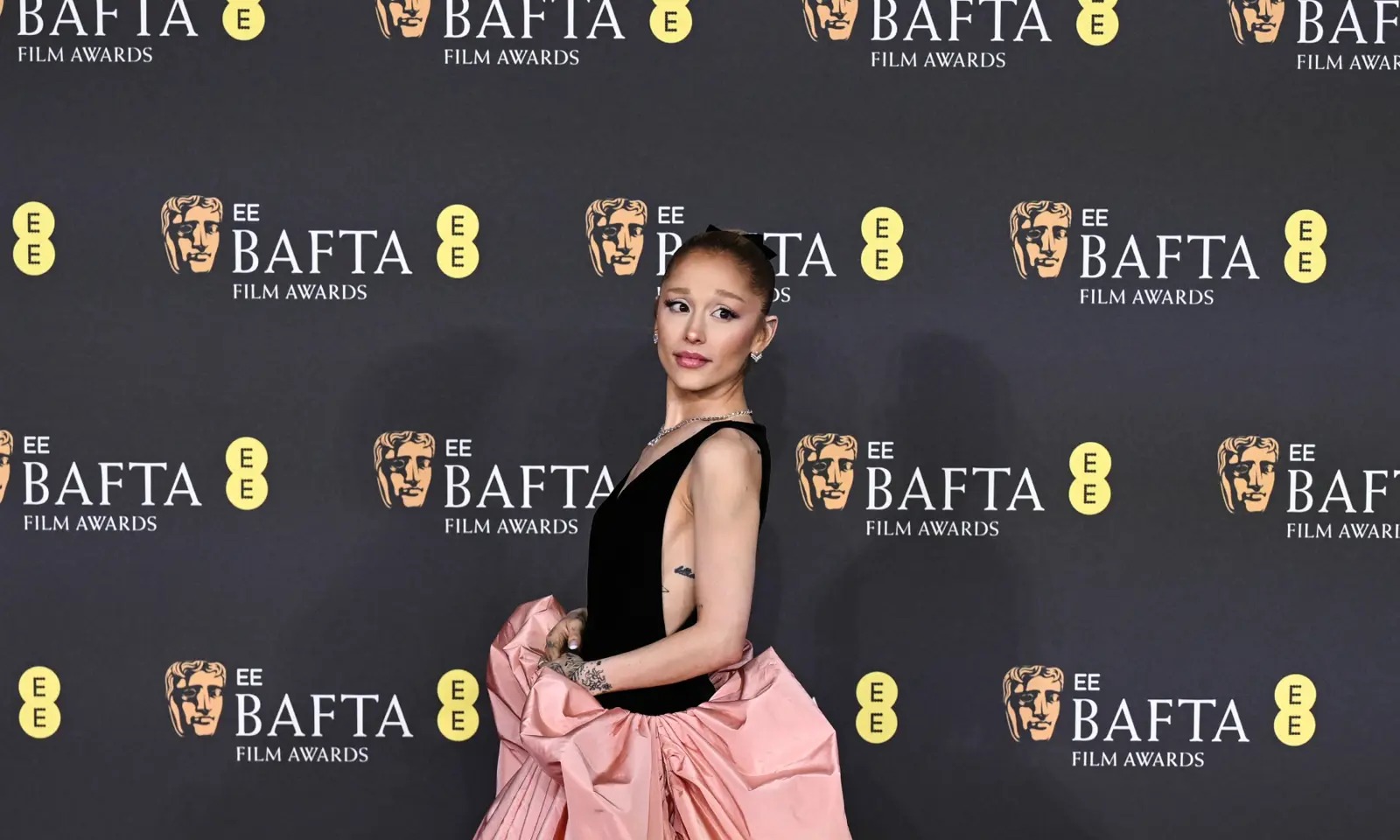 أريانا غراندي تثير قلق أصدقائها بعد ظهورها الأخير