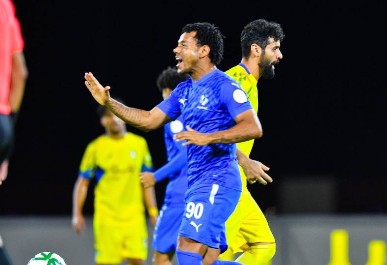 نيوم يعلن رحيل لاعبه رومارينهو.. فيديو