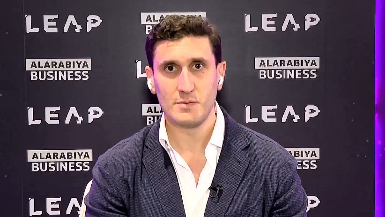 مستثمر أرجنتيني يراهن على المملكة كمركز للاستثمارات التقنية مشيدا برؤية 2030.. فيديو