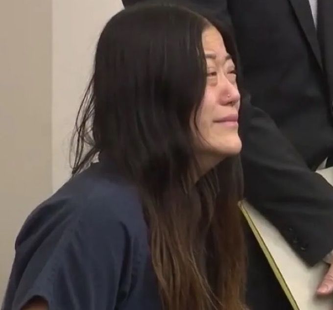 القبض على معلمة اعتدت جنسيا على طالبين