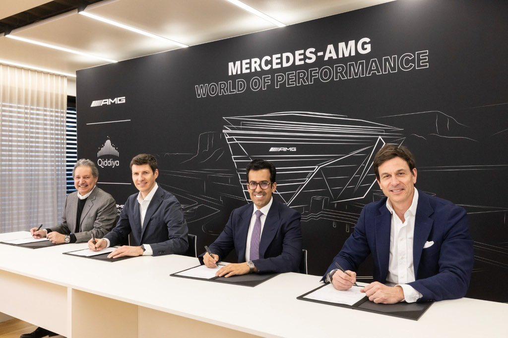 الكشف رسميا عن مركز عالم مرسيدس AMG الفريد في القدية .. صور