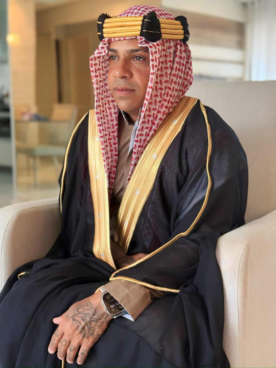 لاعب النصر السابق إلتون يحتفل بيوم التأسيس .. صورة